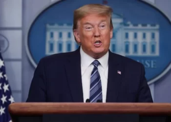 Trump promete residencia «automática» para migrantes que reciban diploma universitario