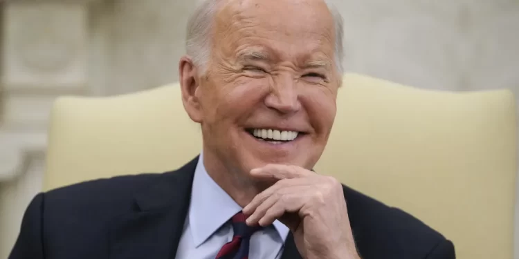 Medio millón de migrantes podrían conseguir la ciudadanía de EEUU según nuevo plan de Biden