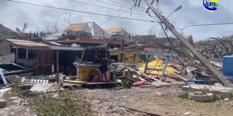 Aumentan a 7 los muertos por el poderoso huracán Beryl
