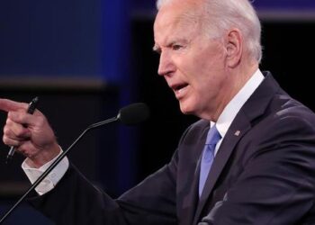 Biden condena ataque contra Trump y se alegra que esté "bien"