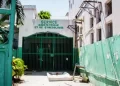 Recuperan hospital en Haití que ocupaban bandas; Cornille promete reconstruirlo
