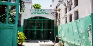 Recuperan hospital en Haití que ocupaban bandas; Cornille promete reconstruirlo