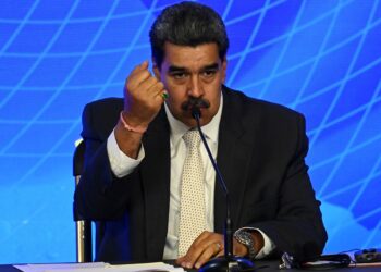 Venezuela desmiente cierre de espacio aéreo y alegan quieren desacreditar elecciones