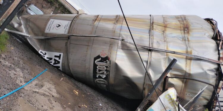 Sube a cinco la cifra de muertos por explosión en fábrica de tequila en México