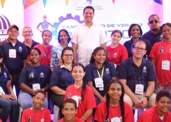 Campamento de Robótica Educativa impacta más de 1000 estudiantes de la Regional 15