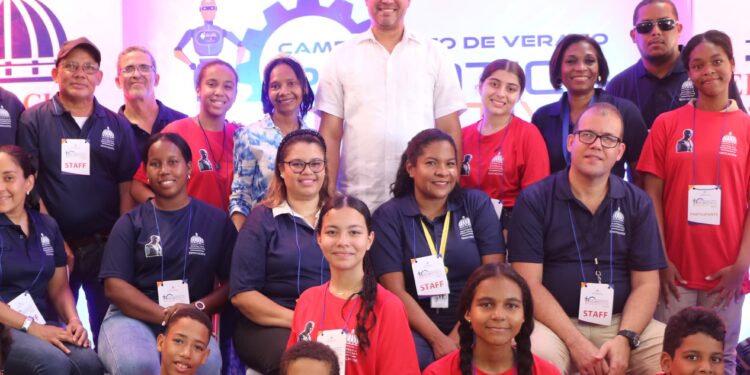 Campamento de Robótica Educativa impacta más de 1000 estudiantes de la Regional 15