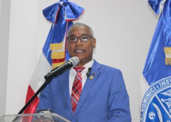 Decano UASD apoya resolución que regula uso del lenguaje en los medios