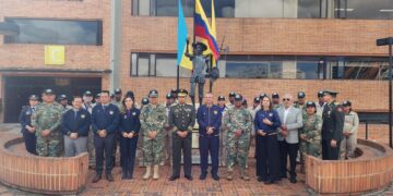 Comitiva de la EGDDHHyDIH recibe instrucción de DDHH y DIH en Colombia