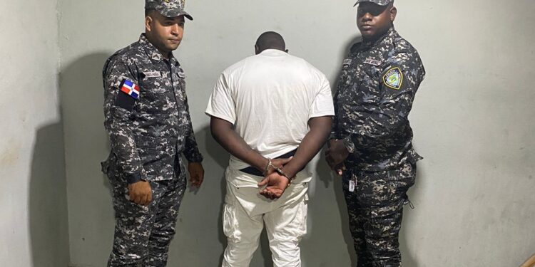 Policía captura reconocido delincuente en Sábana Grande de Boyá