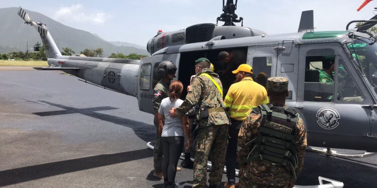 MIDE felicita a militares participaron en rescate de senderista en Constanza