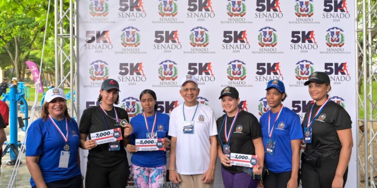 Primer Maratón 5K del Senado lo conquistan los colaboradores Luis de los Santos y Edilania Pichardo
