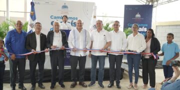 Ministerio de Educación inaugura una escuela y un liceo en Samaná
