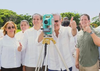 Abinader y Ministro Bonilla inician construcción de Hospital Traumatológico de San Cristóbal