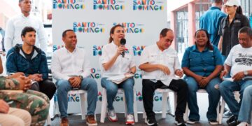 Alcaldesa Carolina Mejía escucha a comunitarios de San Miguel y lleva soluciones