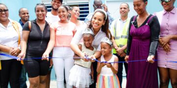 Alcaldía SDN entrega casa reconstruida y amueblada a señora en Los Guaricanos