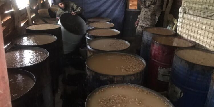 Desmantelan un laboratorio ilegal de bebidas alcohólicas