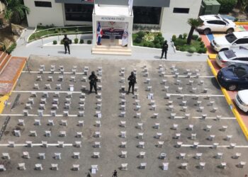 Apresan dos y confiscan más de una tonelada presublimemente cocaína 