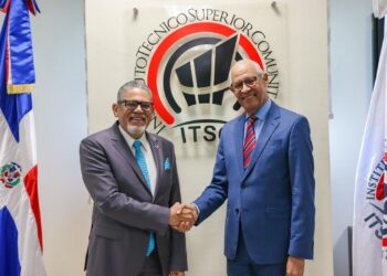 José Ramón Holguín Brito, asume como nuevo rector del ITSC