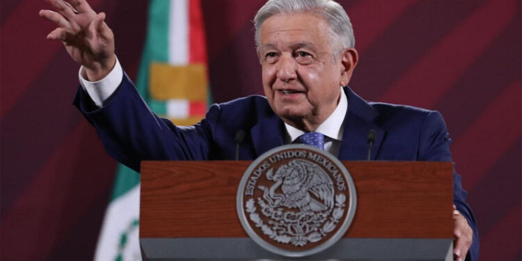 López Obrador dice que reconocerá el triunfo de Maduro si el CNE "confirma la tendencia