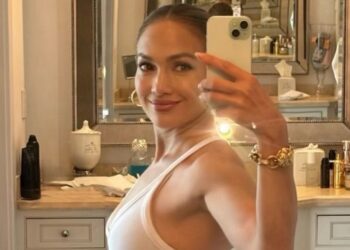 Con intensas historias de amor y desamores JL recibe sus 55 años