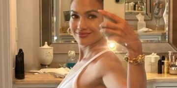 Con intensas historias de amor y desamores JL recibe sus 55 años