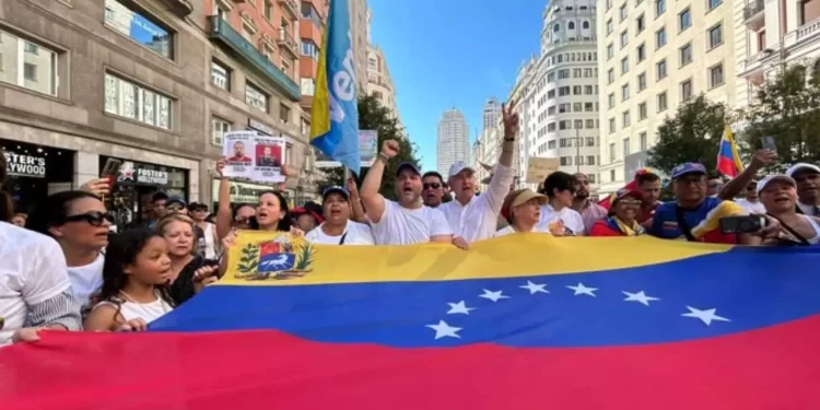 Los venezolanos votan llenos de ilusión y esperanza en Madrid
