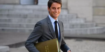 Dimite el primer ministro francés tras los resultados electorales