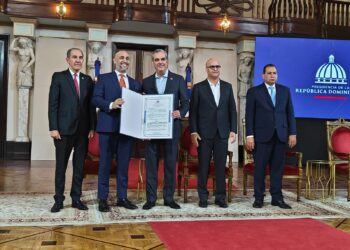 Instituto OMG recibe certificación por cumplir con Evaluación Quinquenal de MESCyT