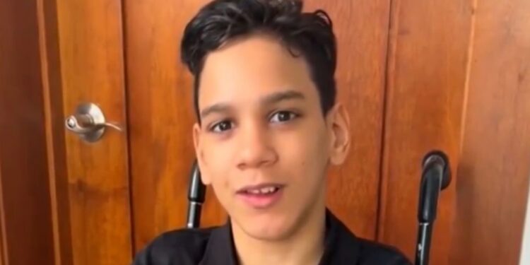 Niño con condición especial envía mensaje al presidente pidiendo que se le permita estudiar