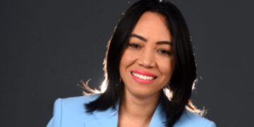 Periodista Cristal Acevedo pondrá a circular libro sobre estrategias para crisis de comunicación