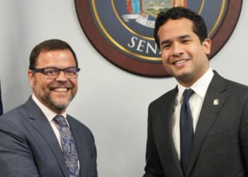 Senador NY y Omar acuerdan promoción de negocios dominicanos en metrópoli estadounidense