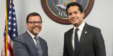 Senador NY y Omar acuerdan promoción de negocios dominicanos en metrópoli estadounidense