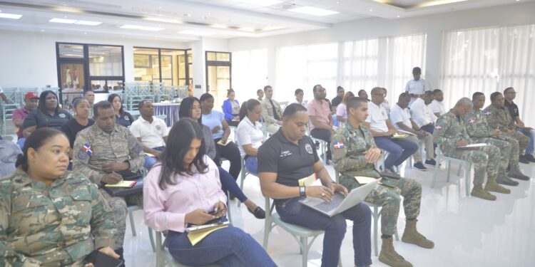 DIGEV imparte capacitación dirigida a todo el personal que conforman el Comité de Compras y Contrataciones