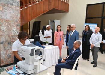 Senado realiza operativo oftalmológico a colaboradores