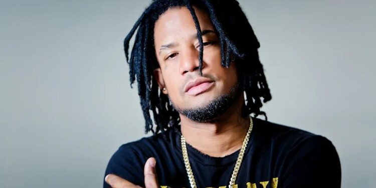 Vakero confiesa que no es padre biológico de uno de sus hijos