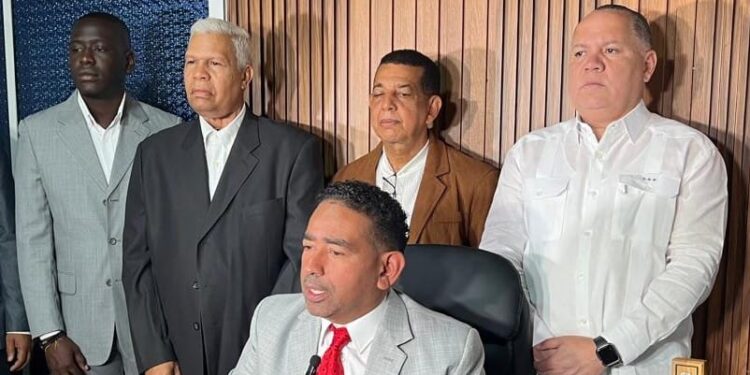 Comunicadores 8.0 respalda reforma a la Constitución propuesta por el presidente Luis Abinader