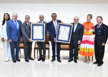Senado reconoce trayectorias del médico Jesús Feris Iglesias y cantautor Marcos Caminero