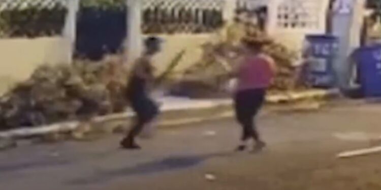 Hombre le propina varios machetazos a una mujer en la zona universitaria