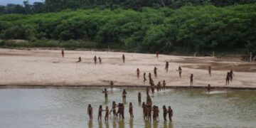 Descubren tribu aislada en una zona de la Amazonia peruana