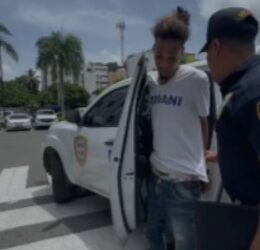 Trasladan hacia el palacio de la Policía a cuarto implicado en muerte de raso de la DICRIM