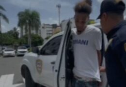 Trasladan hacia el palacio de la Policía a cuarto implicado en muerte de raso de la DICRIM