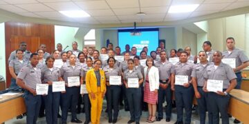 Capacitan a Oficiales Superiores y Subalternos de la Policía Nacional