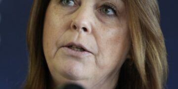 Jefa del Servicio Secreto asume responsabilidad por las fallas tras atentado a Donald Trump