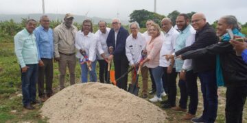 Primer picazo para construcción de fábrica de abono orgánico en Pedernales