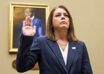 Directora del Servicio Secreto en EEUU, renuncia tras errores en mitin de Donald Trump