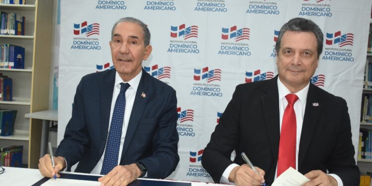 MESCyT y  Dominico Americano otorgarán 1,000 becas para estudiar inglés