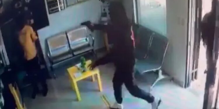 Cae abatido uno de los asaltantes de sucursal de Western Unión en Valverde