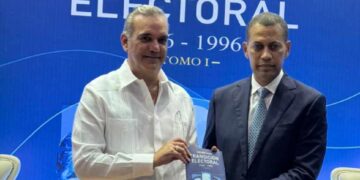 Ponen en circulación libro Transición Electoral 1966 – 1996, de Guido Gómez Mazara