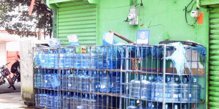Este lunes iniciará el plazo para cumplir medidas de protección a botellones de agua