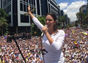 Maduro envía tropas amedrentar a opositores que apoyan a María Machado